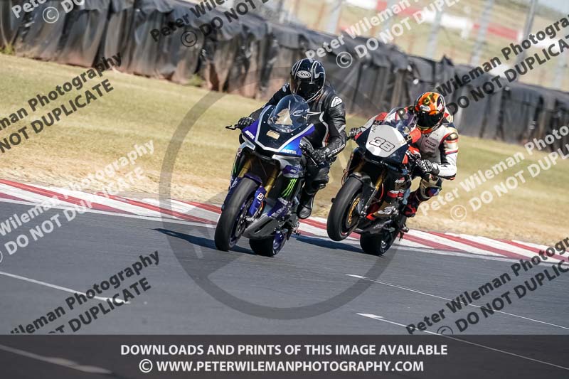 donington no limits trackday;donington park photographs;donington trackday photographs;no limits trackdays;peter wileman photography;trackday digital images;trackday photos